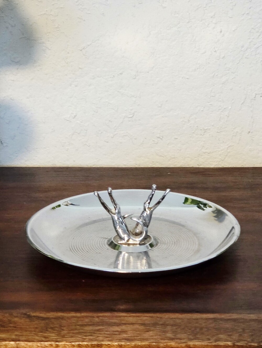 Vintage MCM 6" Round Chrome Alligator Pincherette Ashtray